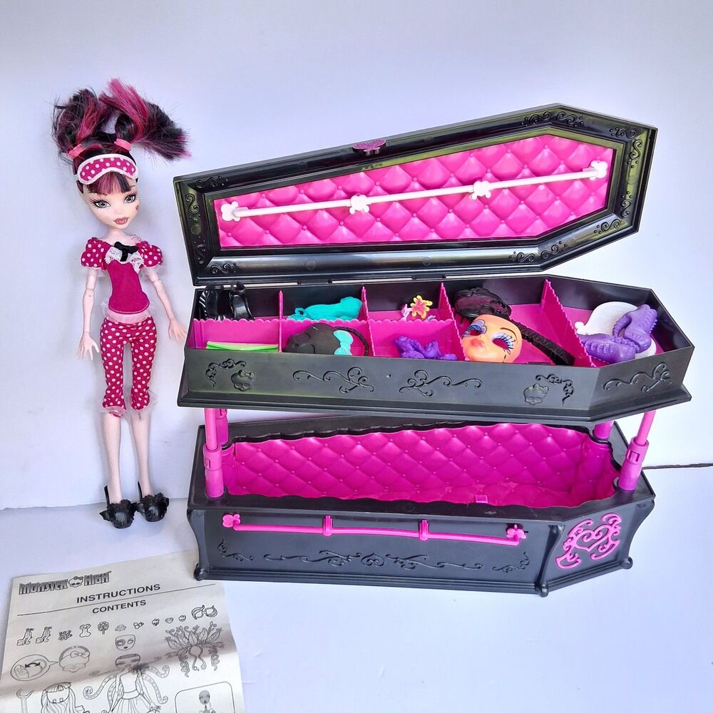 Monster High Dead Tired Draculaura Doll + Jewelry Box Coffin Bed And Accessories